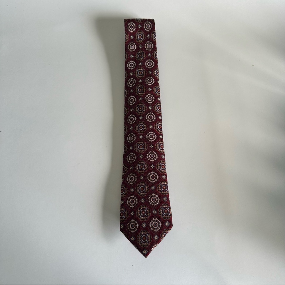 Joseph Abboud Burgundy Medallion Wool & Cashmere Blend Tie L: 63” W:3”